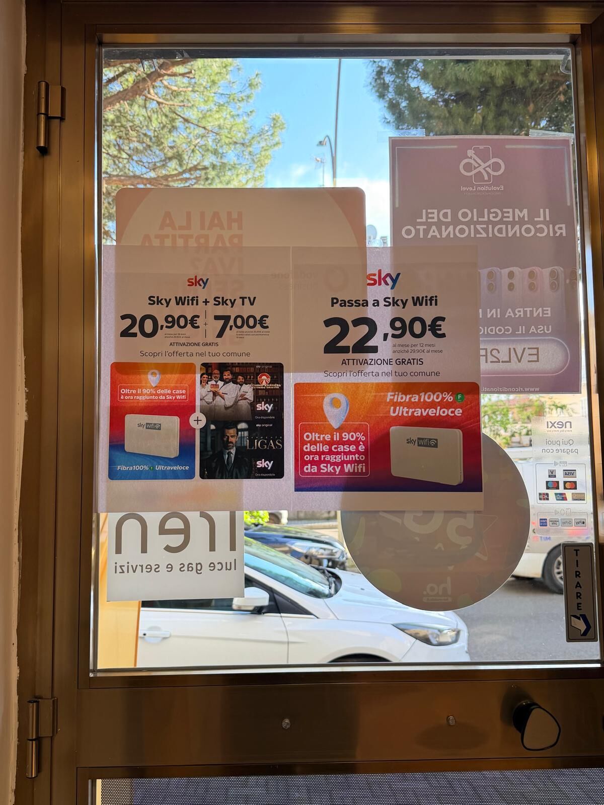 Vista interna store Marconia.